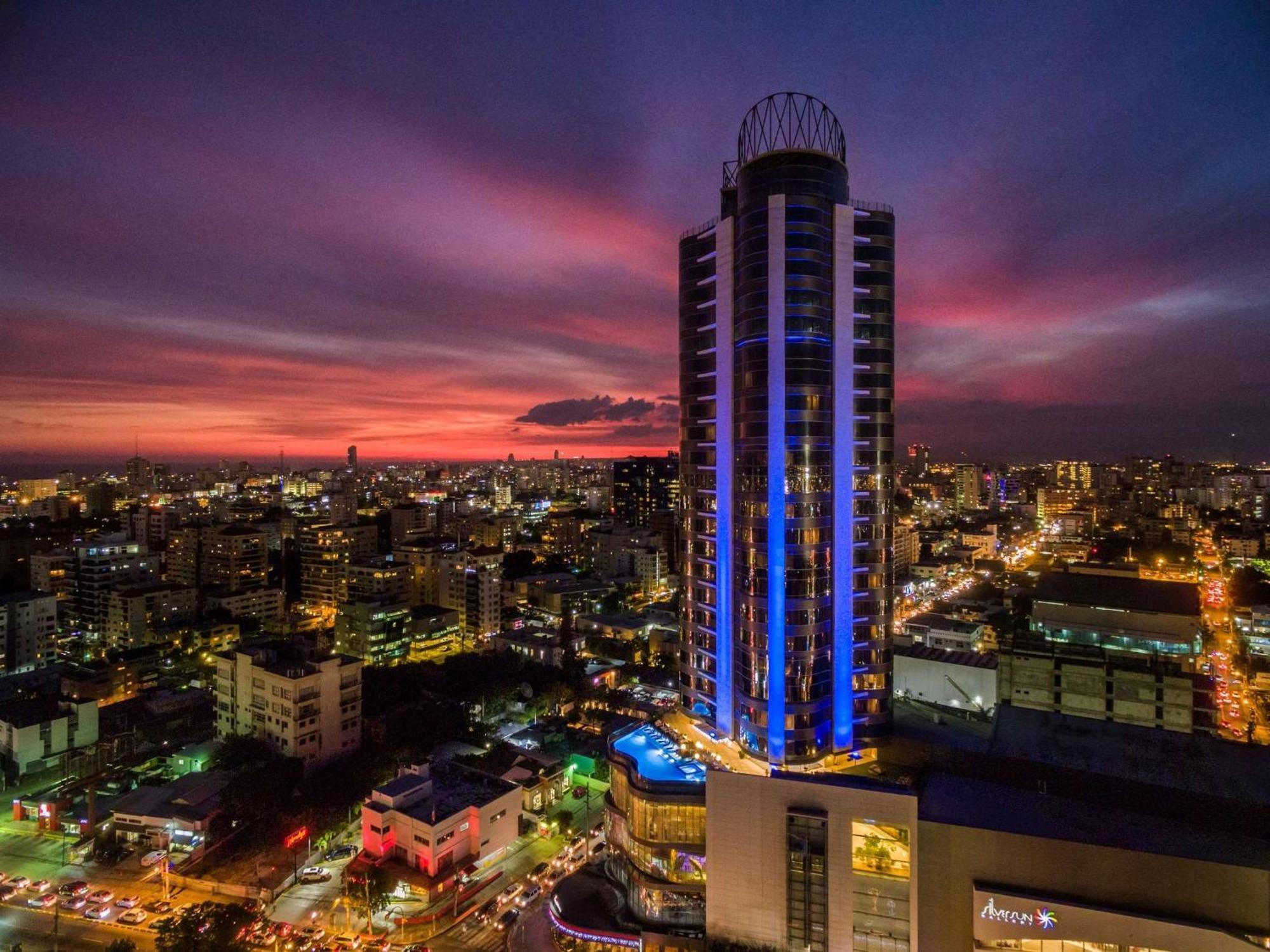 Embassy Suites By Hilton Santo Domingo Exterior photo